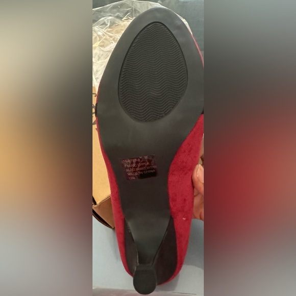 Burgundy, gently worn burgundy suede shoe.  Size 12M heel.  In box.  Runs small. - Picture 5 of 6